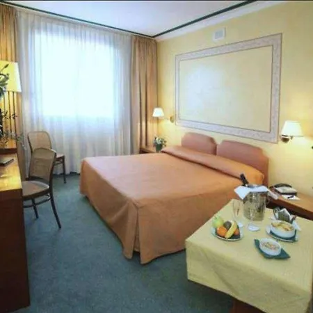 Cyrano 4* 萨龙诺