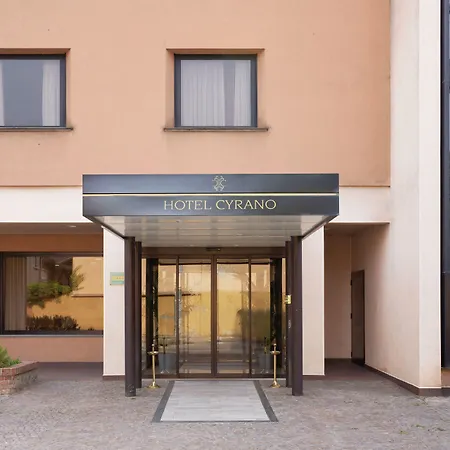 Cyrano Hotel