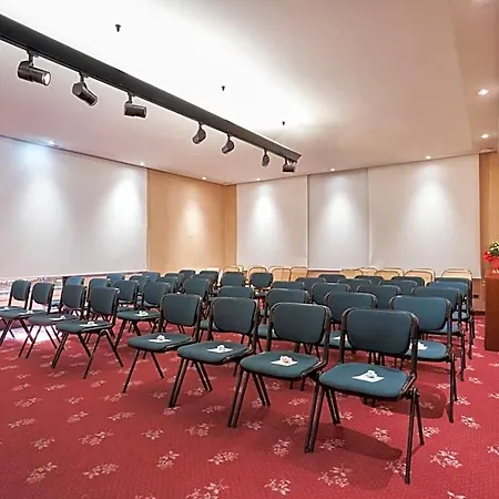 Cyrano Hotel 4*