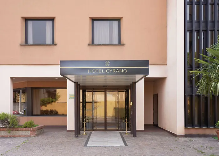 Cyrano Hotel